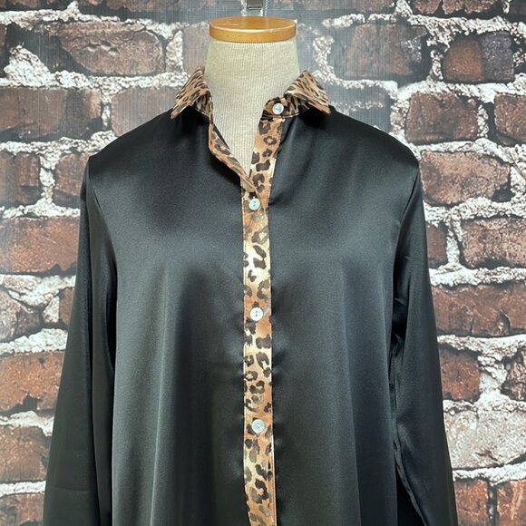 Mine Free Blouse NWT Long Sleeve Button Up Leopard Print Black Size Small S - Picture 7 of 15